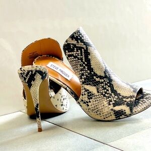 STEVE MADDEN HEELS